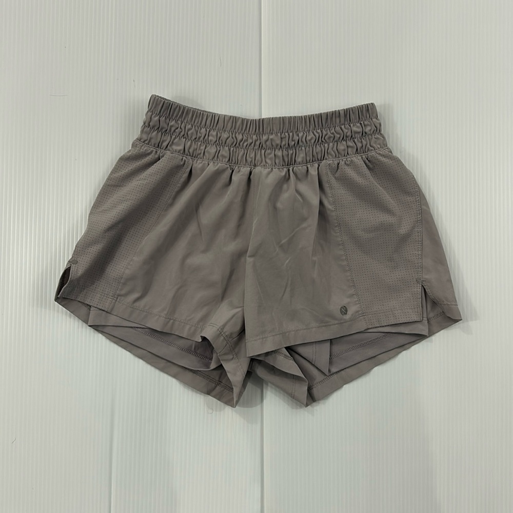J7. Layer 8 Women's Light Gray Athletic Shorts (XS)